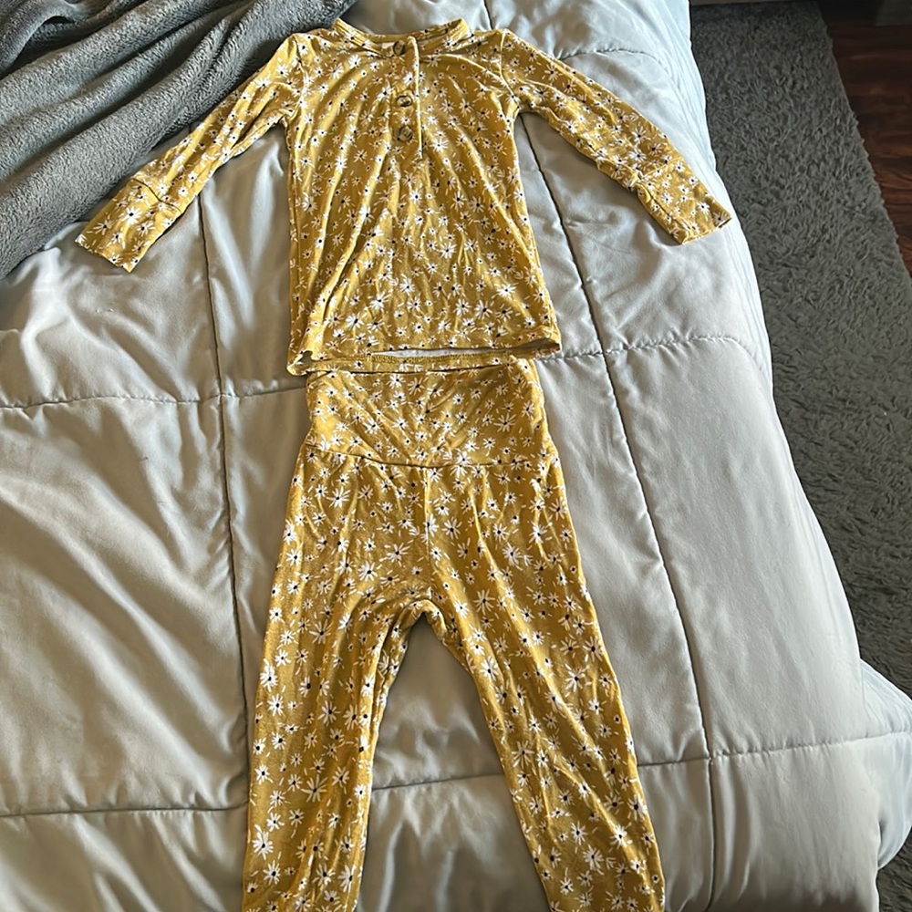 Lou Lou and company top and bottoms set. Missing one button on the top